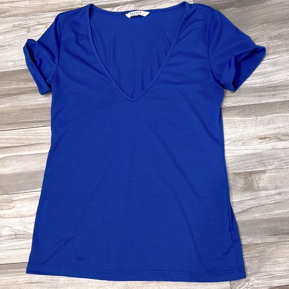 💙Beautiful Royal Blue Sexy Deep V T-shirt in XS, only worn once! - Picture 2 of 7